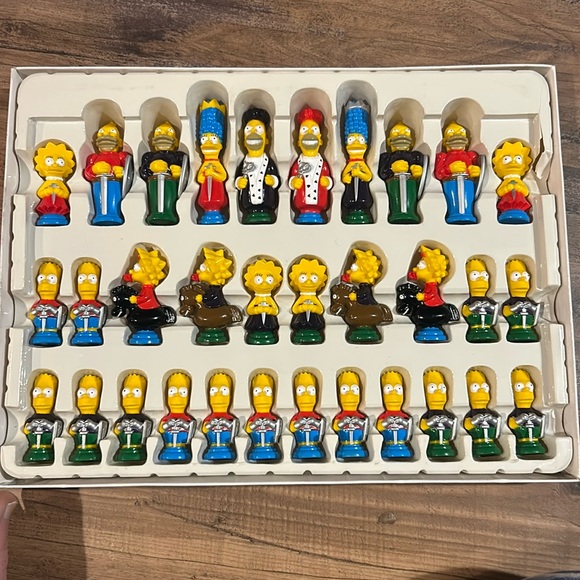 Vintage 1991 The Simpsons 3-D Chess 32 Pieces ONLY - Picture 2 of 13